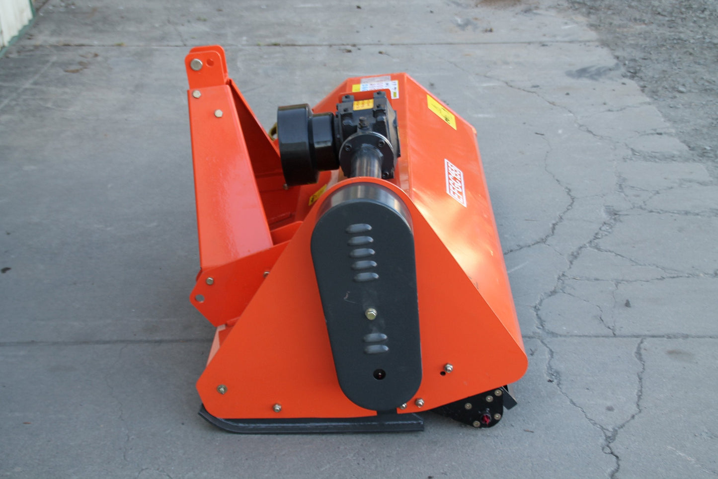 FH-EFGC155 Farmer Helper 60" Heavy Duty Flail Mower Cat.I 3pt 25+HP Rating FH-EFGC155 Requires a Tractor. Not a standalone Unit.